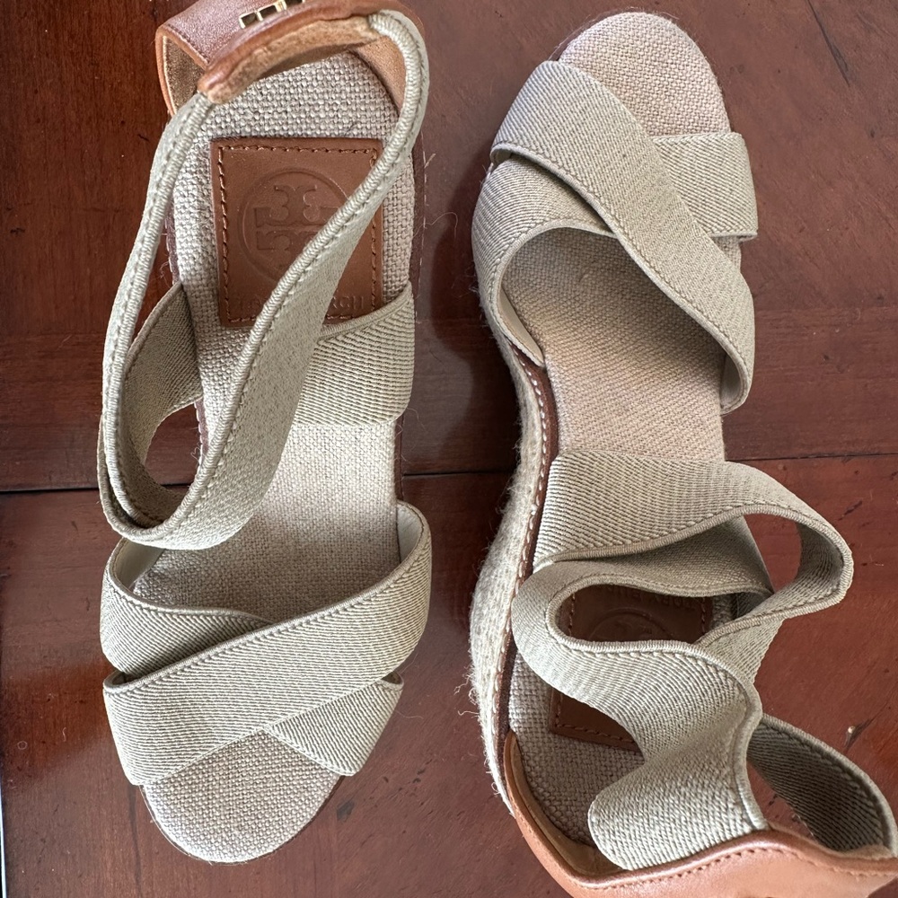 Women's Beige Sandals